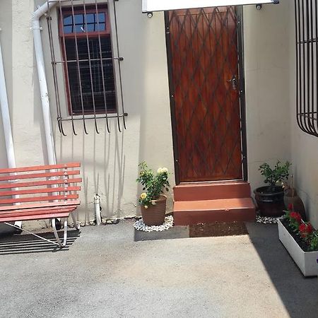 Monica'S Cottage โจฮันเนสเบิร์ก ห้อง รูปภาพ