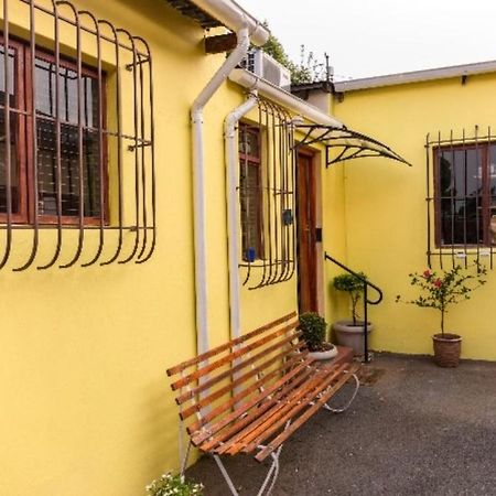 Monica'S Cottage โจฮันเนสเบิร์ก ภายนอก รูปภาพ
